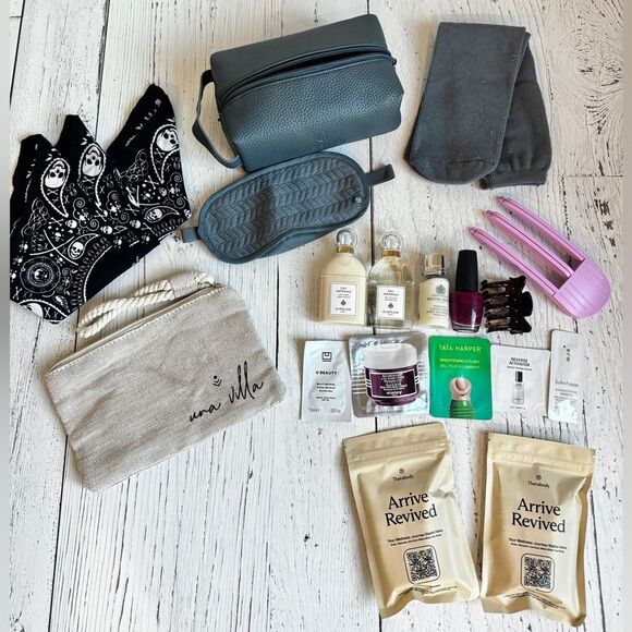 Beauty Bundle - TheraBody Travel amenities kits (20+ items) - Picture 1 of 7